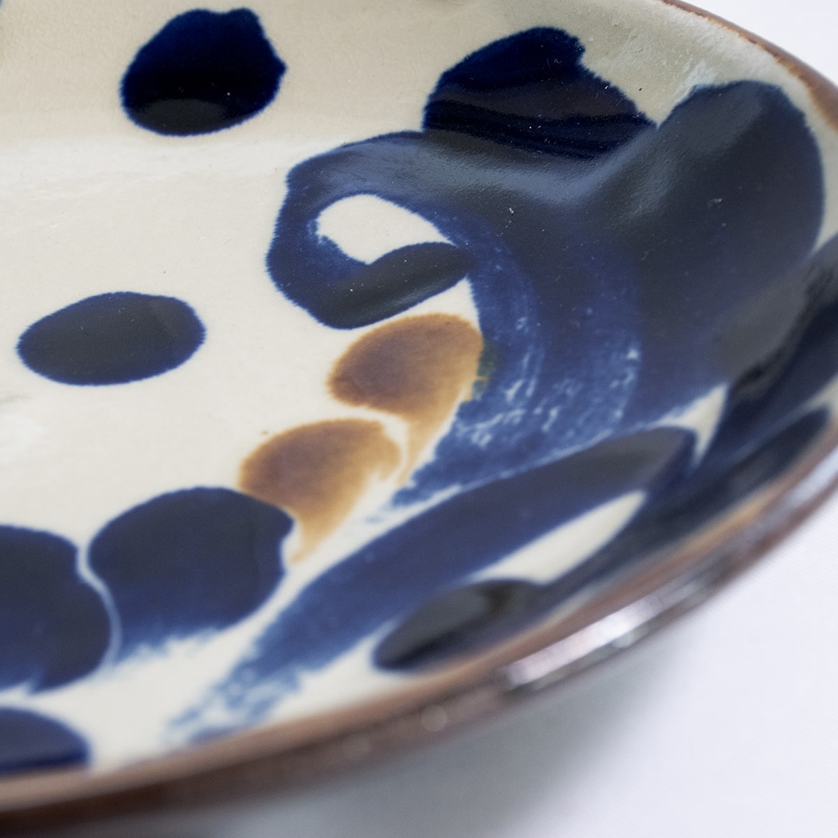 Arabesque Plate Dot Design