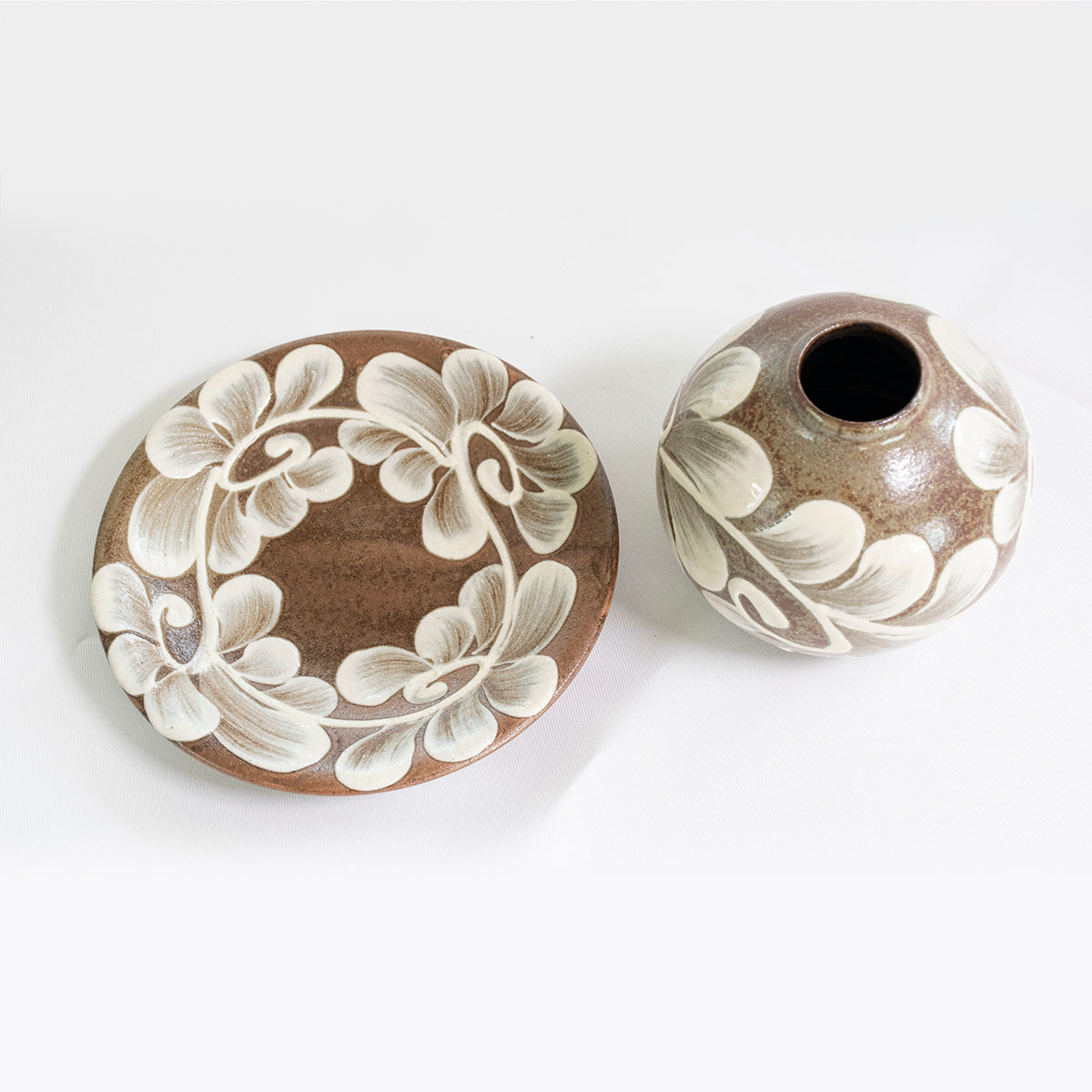 Round Vase + Gosunzara Plate Set