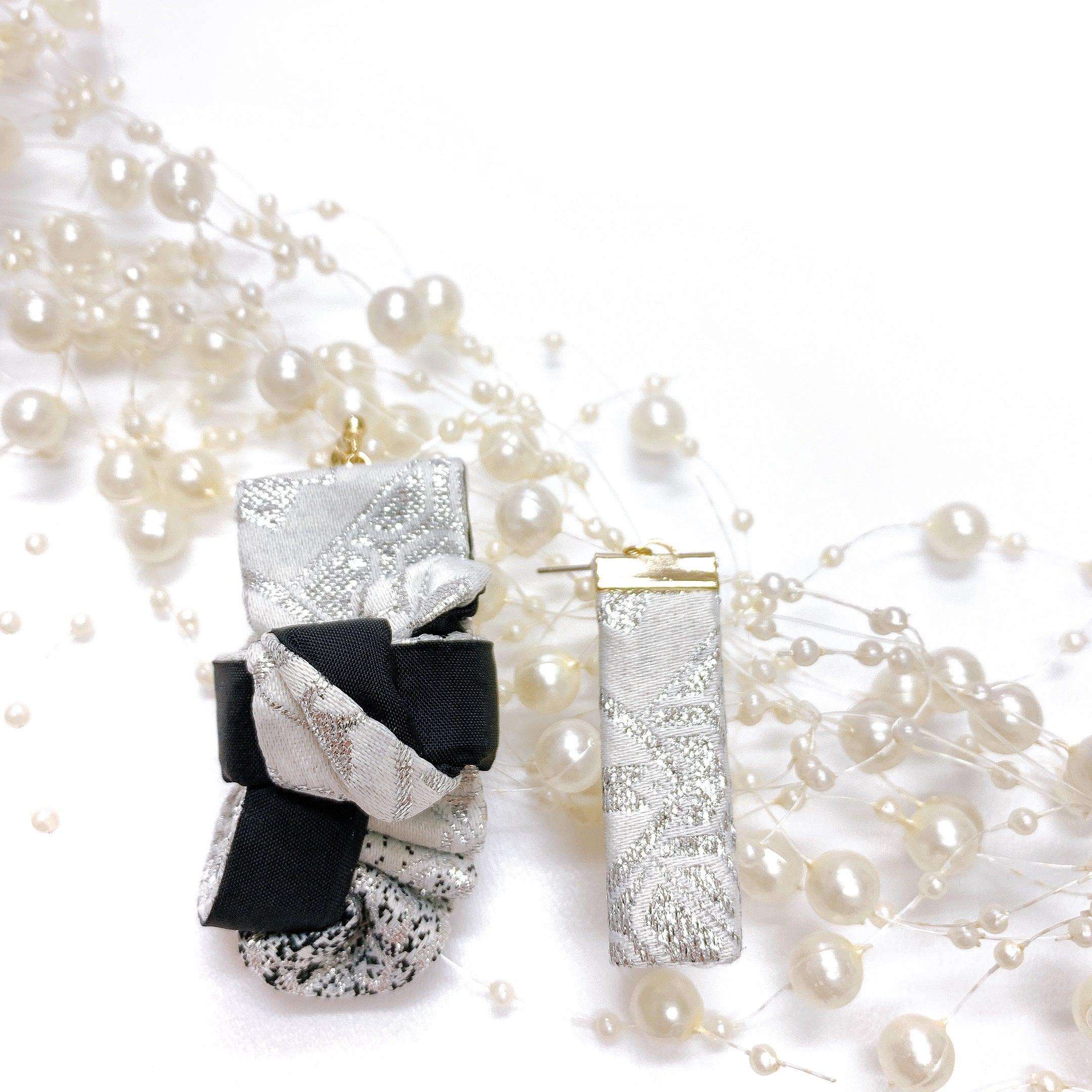 Ohrringe & Ring "Nobiyaka" in Weiß