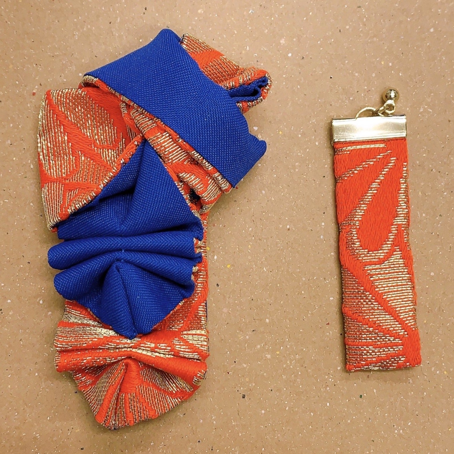 Ohrringe & Ringe "Awase Motsu Hito" in Rot