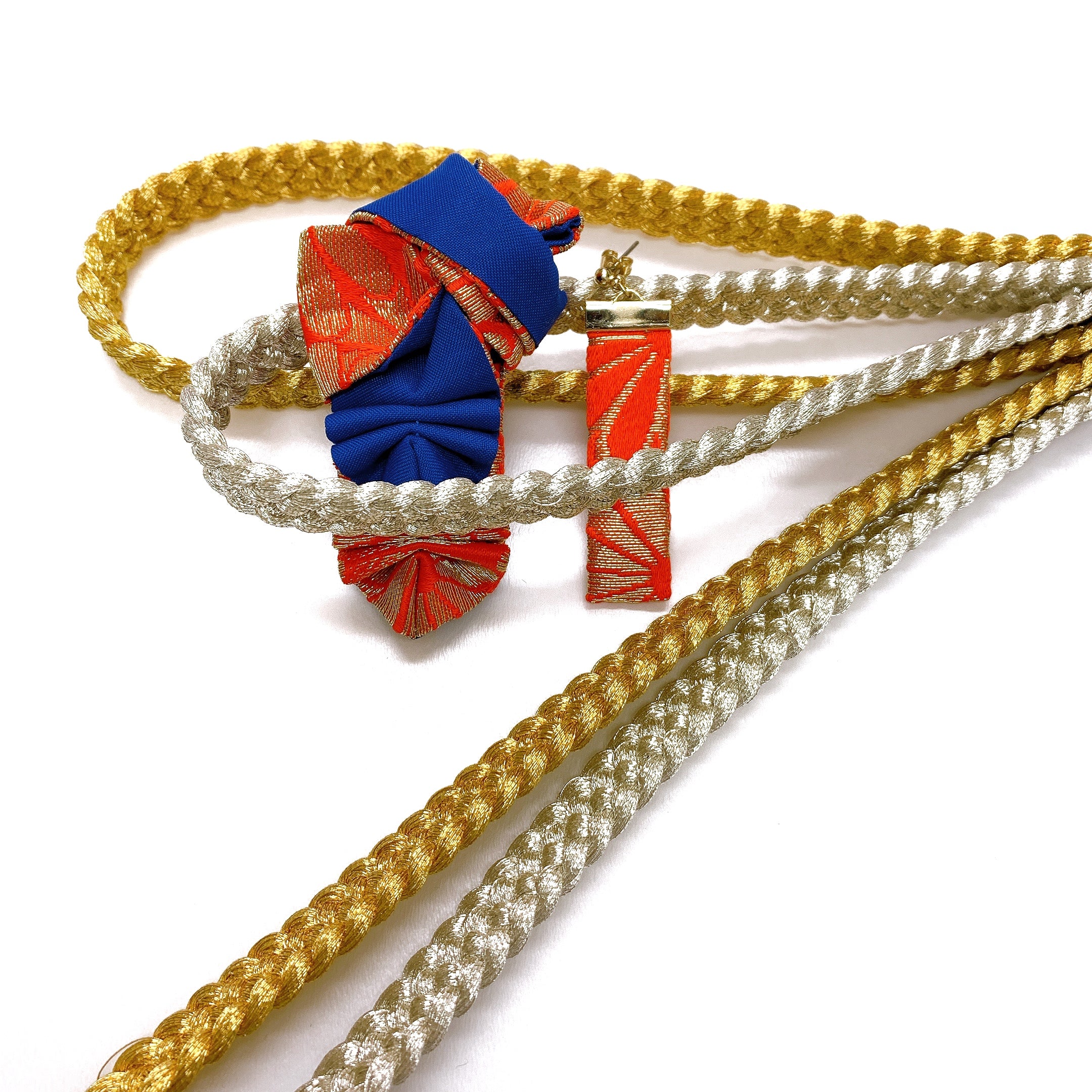 Ohrringe & Ringe "Awase Motsu Hito" in Rot